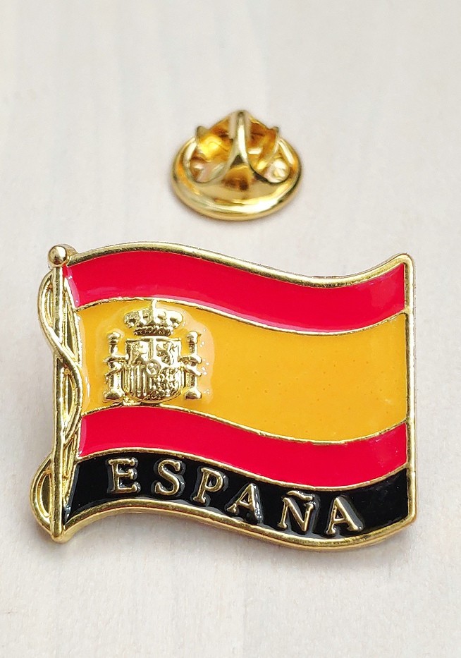 Pin bandera de España negra