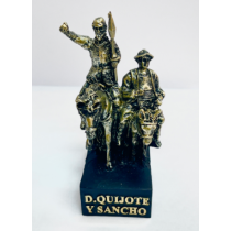 D.Quijote y Sancho en caballo color oro viejo