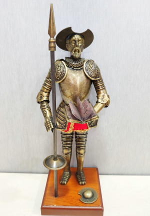 Don Quijote color oro viejo